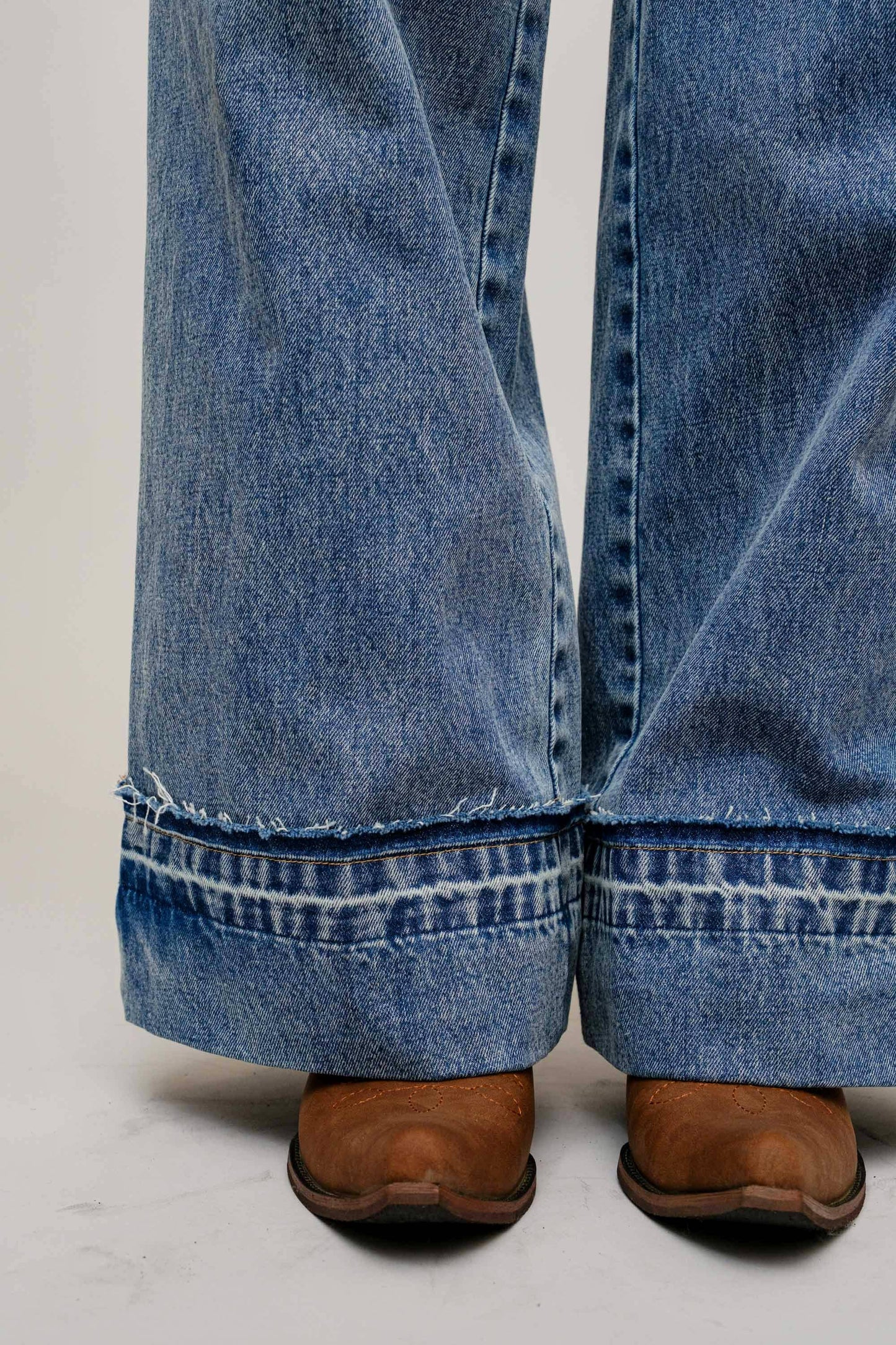 Western Cuffed Hem Pocket Denim Jeans